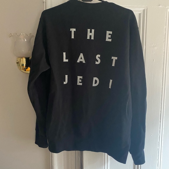 Star Wars Last Jedi sweater - Picture 2 of 2